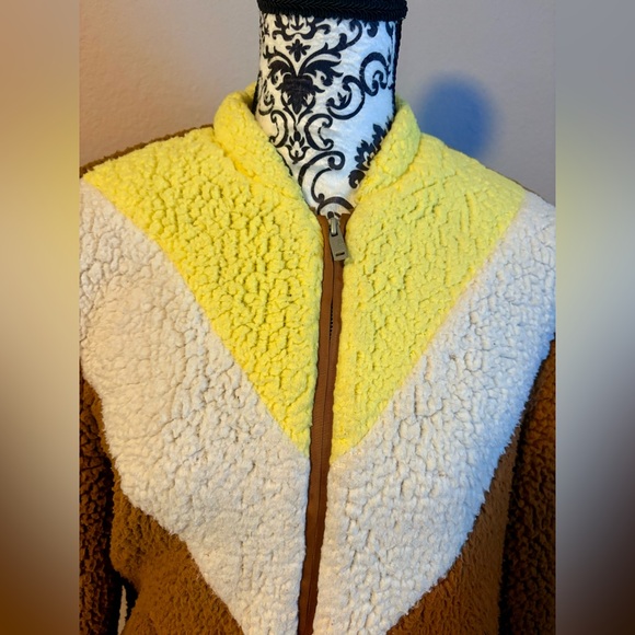 UGG Annalise Teddy Bear Sherpa Jacket - Picture 3 of 8